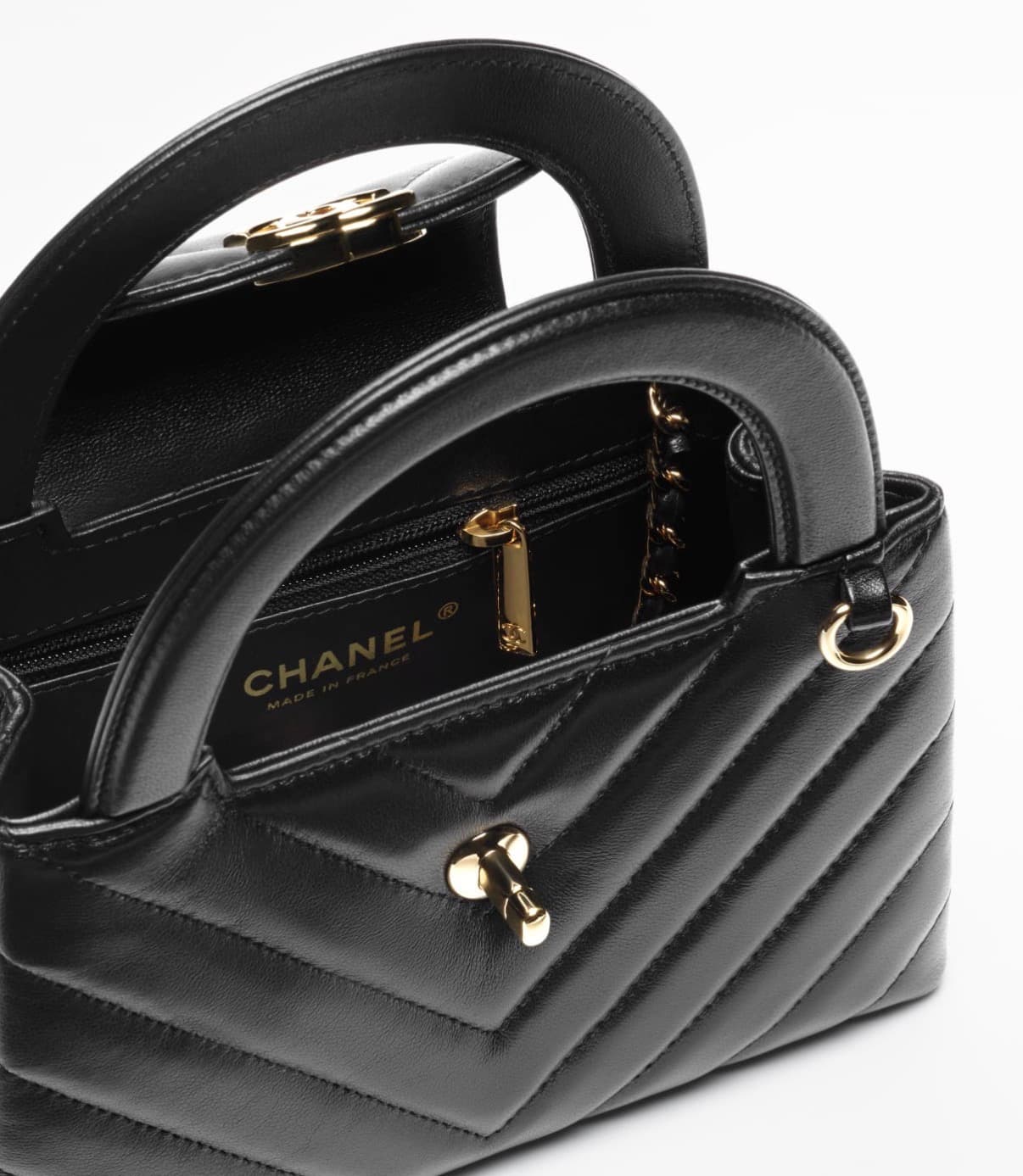 Chanel Mini Cabas — vue 3